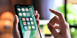 Best Smartphones for Christmas 2021 Best Smartphones for Christmas 2021