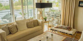 How to Create the Perfect Sofa Pillow Arrangement How to Create the Perfect Sofa Pillow Arrangement